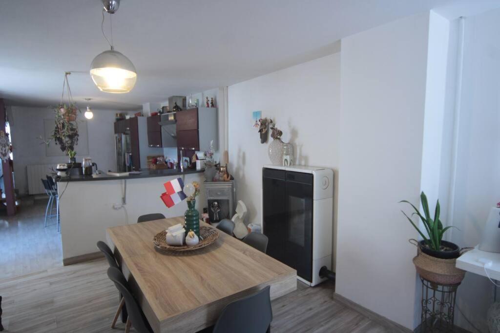 Appartement 90 M2 Vic-sur-Seille Exterior foto
